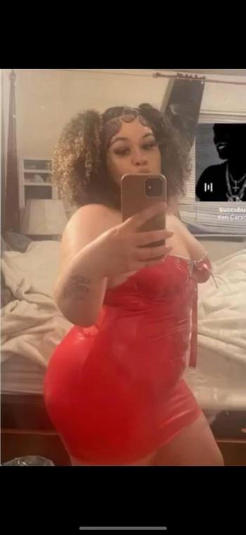 star, 21  female escort, Lansing