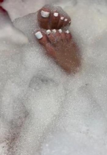 Bad, 20  female escort, Lansing