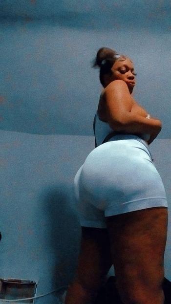 JuCee, 25  female escort, Lansing